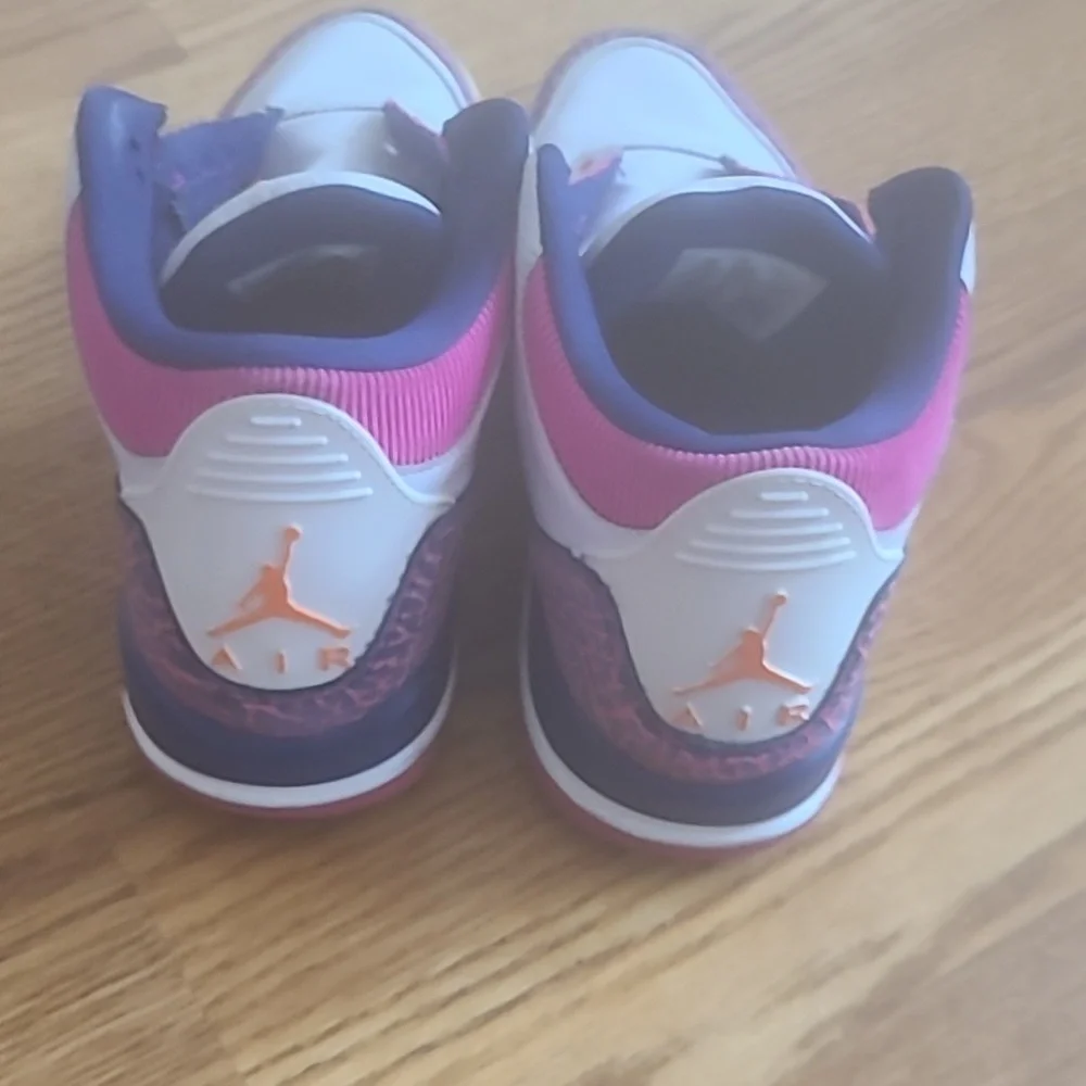 Jordan 3 Retro - Picture 2 of 2